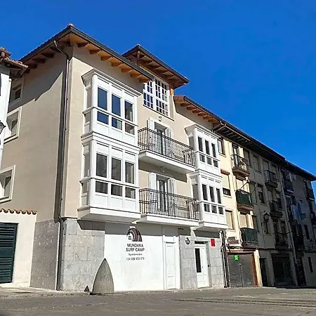 Mundaka Surf Plaza Hotel