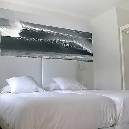 Hotel Mundaka Surf Plaza 4*