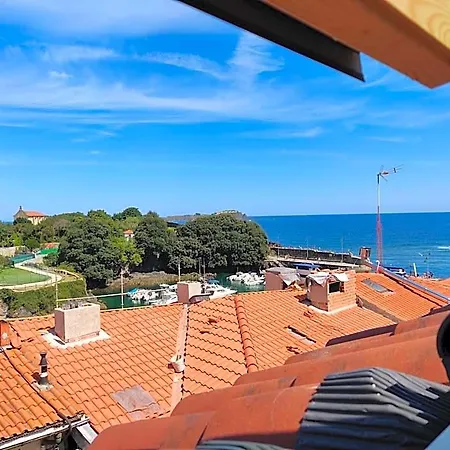 Mundaka Surf Plaza 4* Loiu